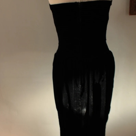 1980’s Positively Ellyn Black Velvet Dress with Gold Stitching - Picture 3 of 4
